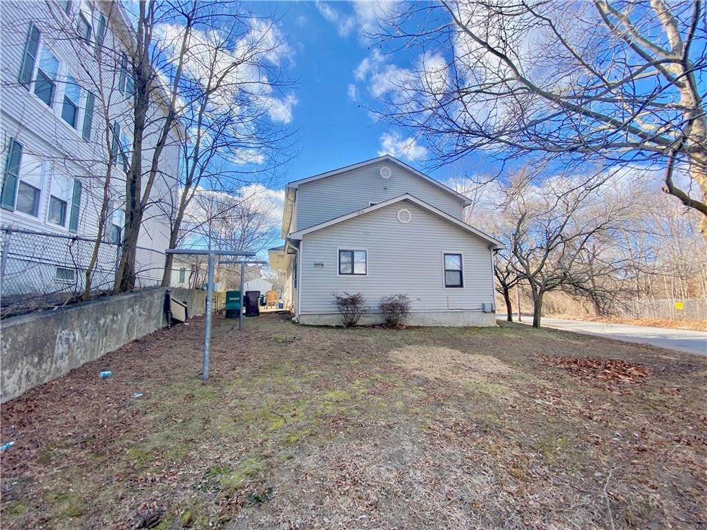 8 West Street Woonsocket, RI 02895 - Photo 4 of 34
