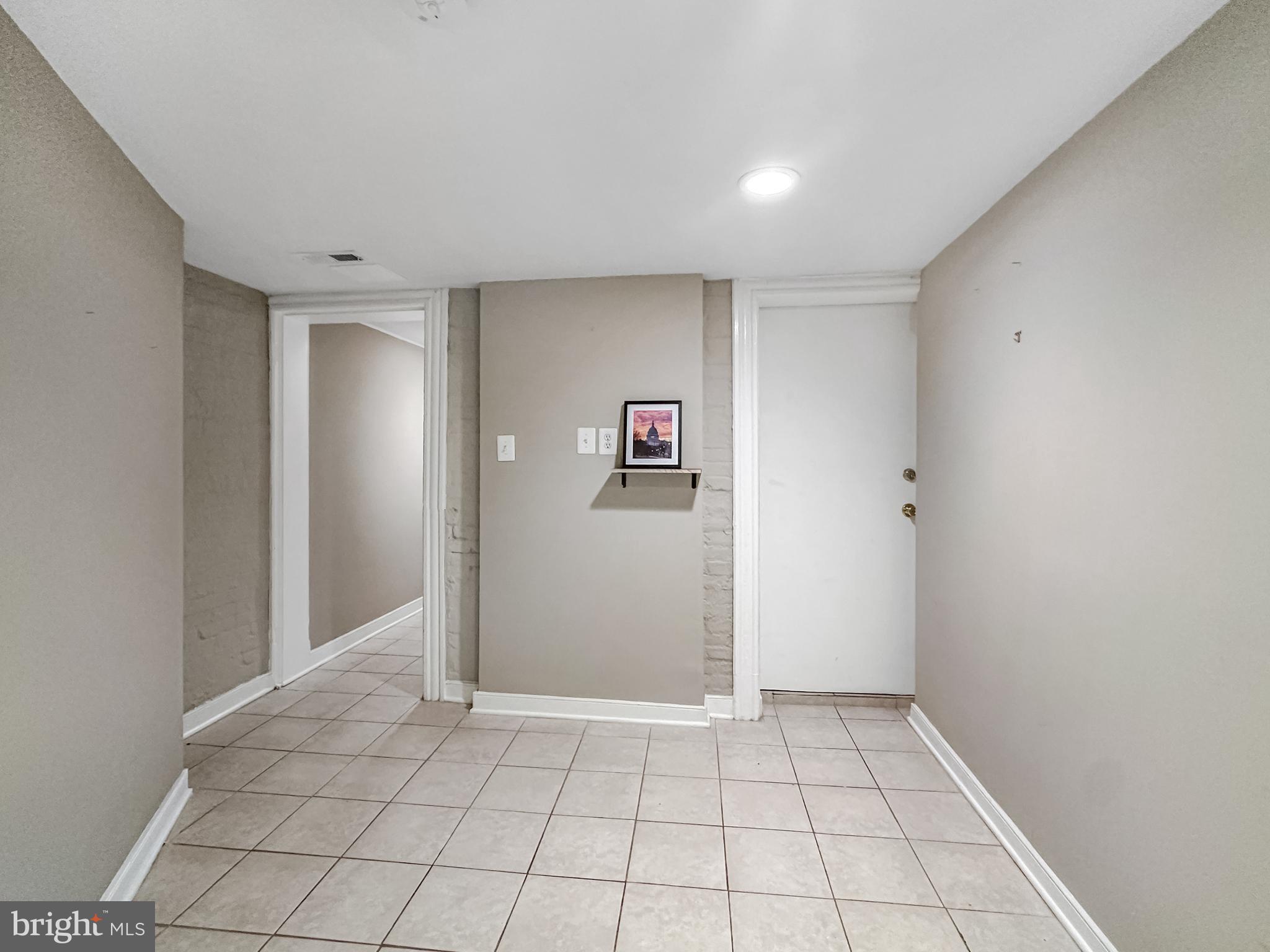 1306 P Street Northwest Washington, DC 20005 - Photo 8 of 26 Foyer with room for a desk