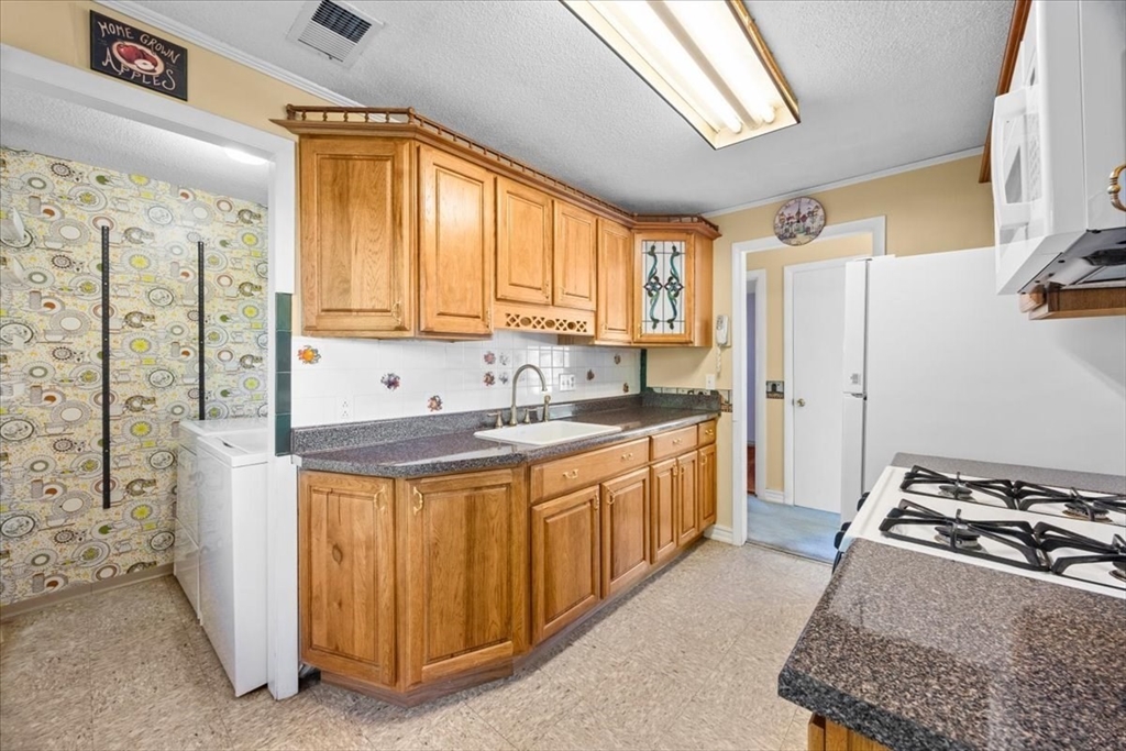 27 Nadine Road Brockton, MA 02302 - Photo 31 of 42
