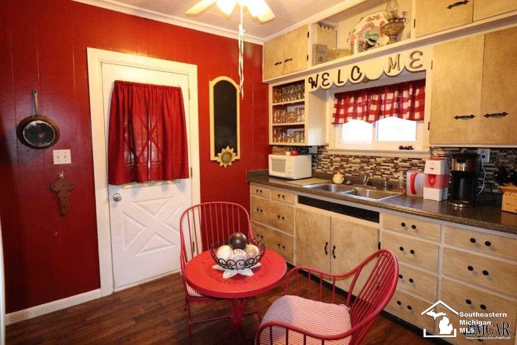 8038 Wiseman Road Lambertville, MI 48144 - Photo 16 of 22 21499326-15.JPG