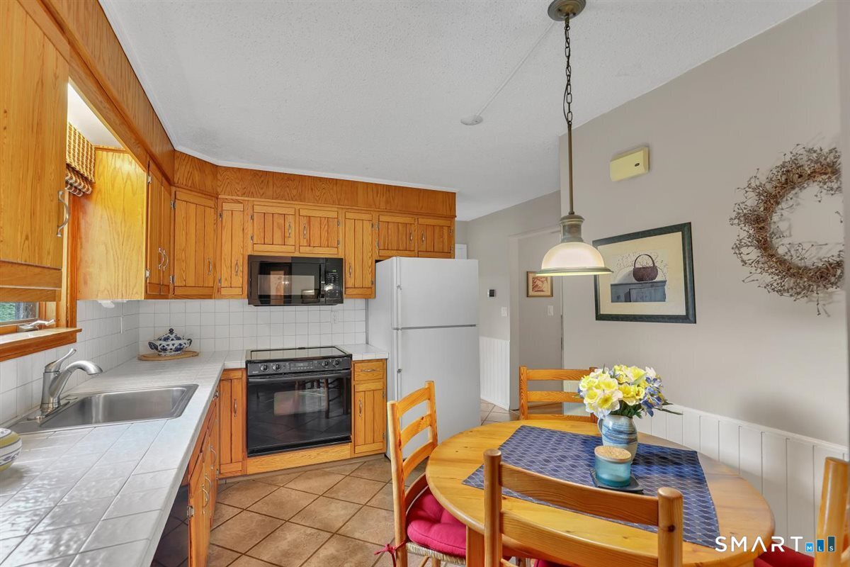 232 Jones Road Naugatuck, CT 06770 - Photo 7 of 34 Gallery Image 7