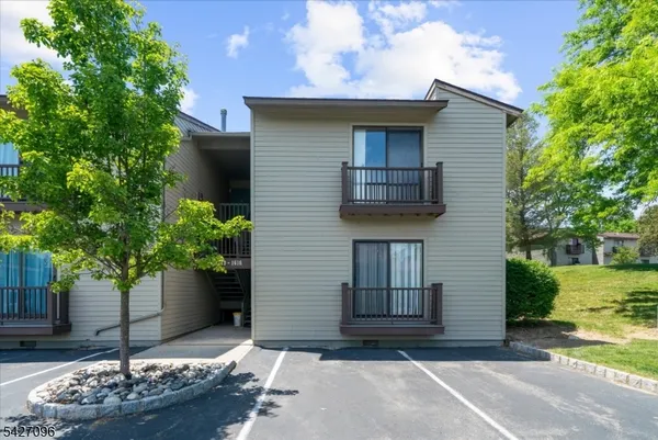 $250,000 | 1616 Spruce Hills Drive, Glen Gardner, NJ 08826