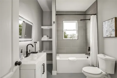 $1,399,000 | 115 Heritage Drive, Austin, TX 78737