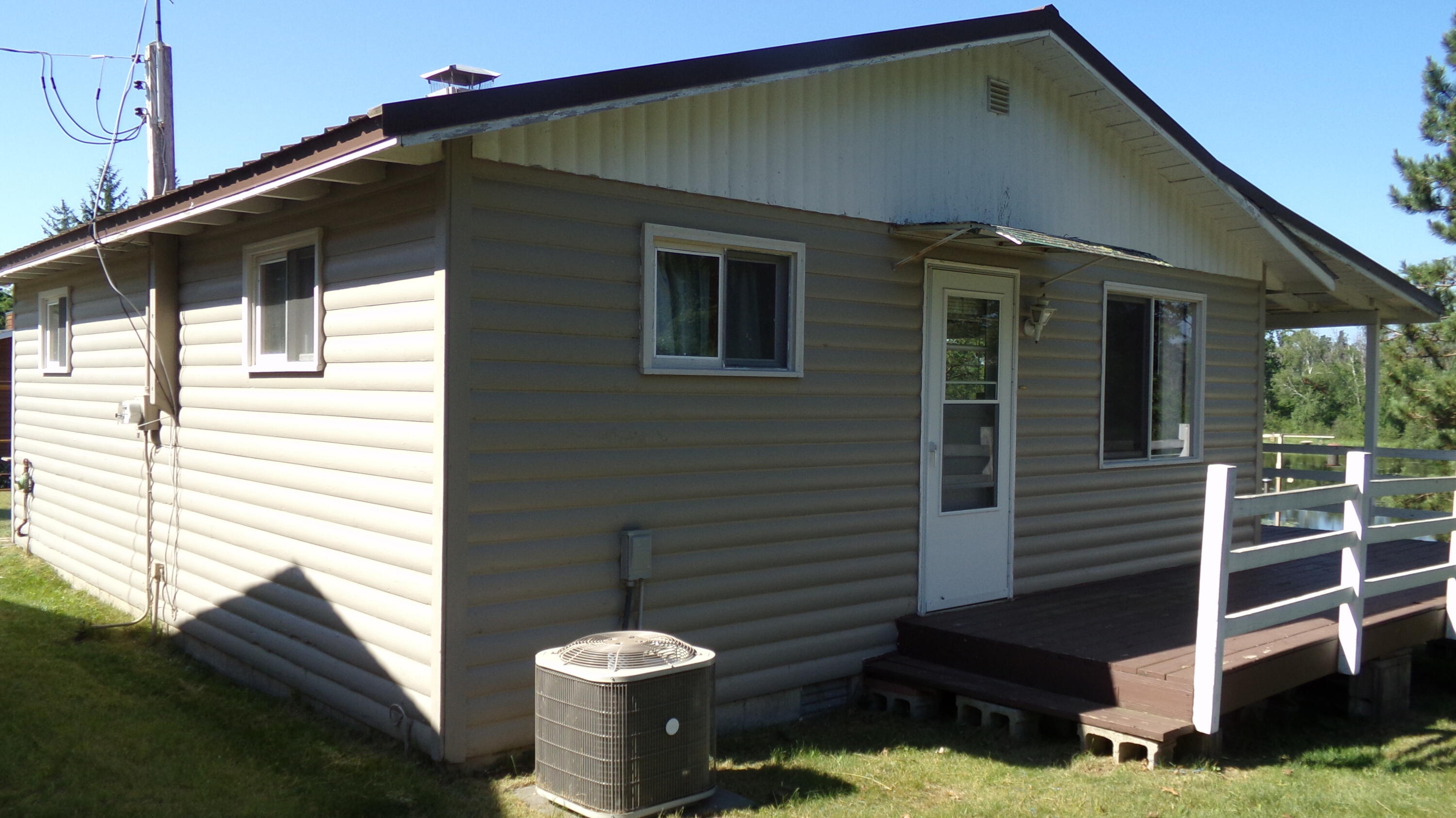 9151 Parkway Road Stephenson, WI 54114 - Photo 29 of 44 Side View