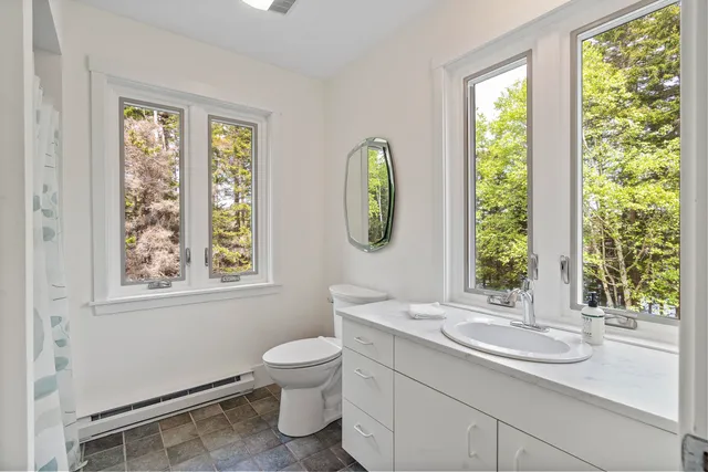 $1,960,000 | 205 West Cundys Point, Harpswell, ME 04079