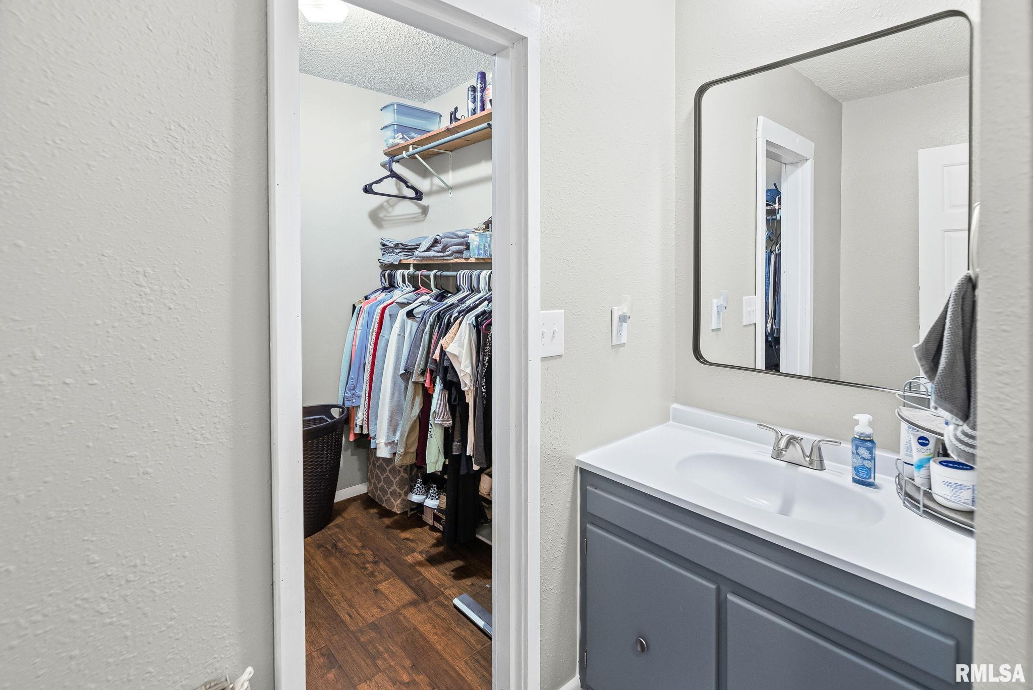 1080 Race Track Road Centralia, IL 62801 - Photo 15 of 60