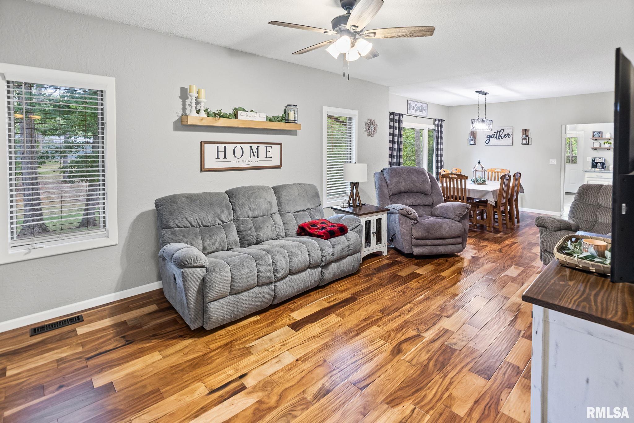 1080 Race Track Road Centralia, IL 62801 - Photo 18 of 60