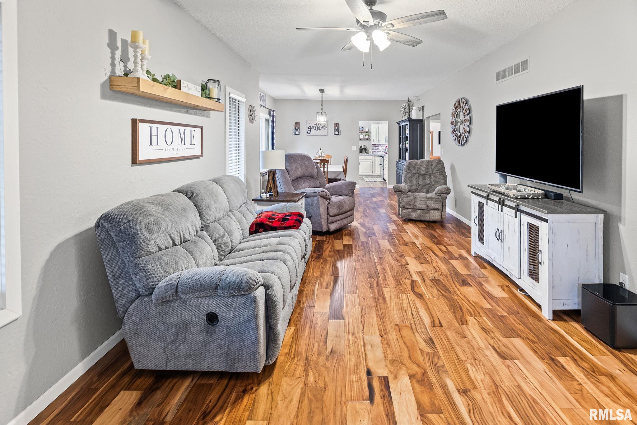 1080 Race Track Road Centralia, IL 62801 - Photo 19 of 60