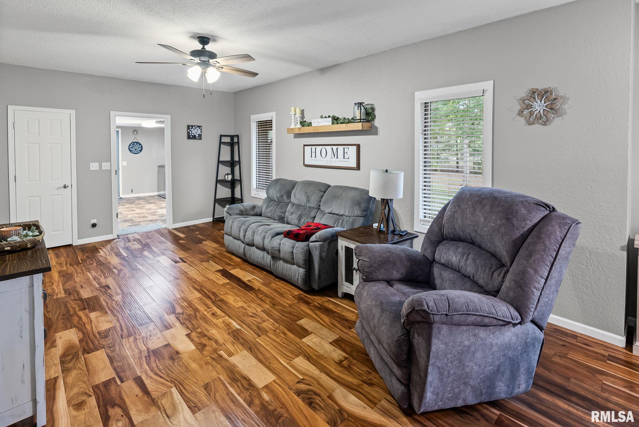 1080 Race Track Road Centralia, IL 62801 - Photo 21 of 60