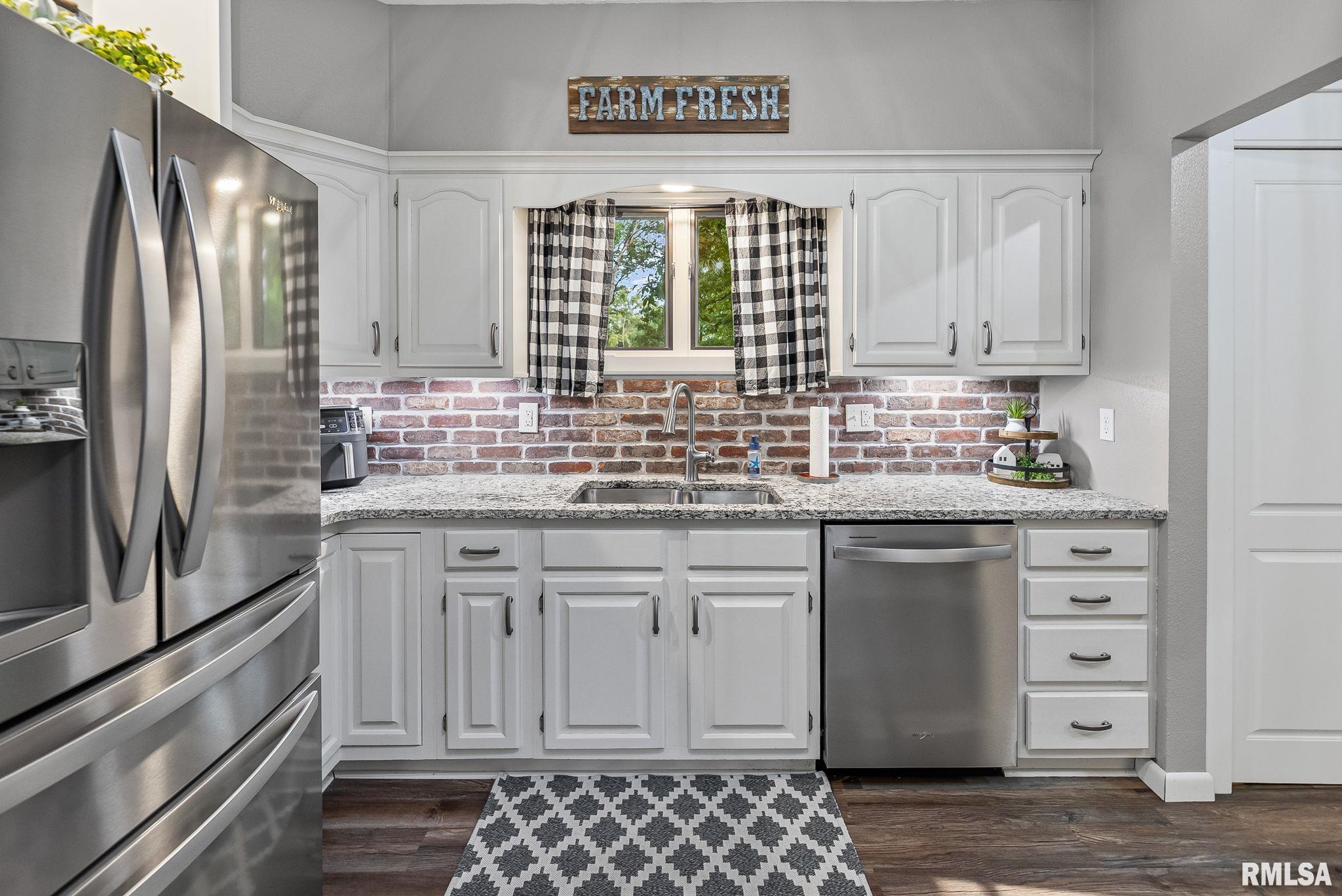 1080 Race Track Road Centralia, IL 62801 - Photo 32 of 60