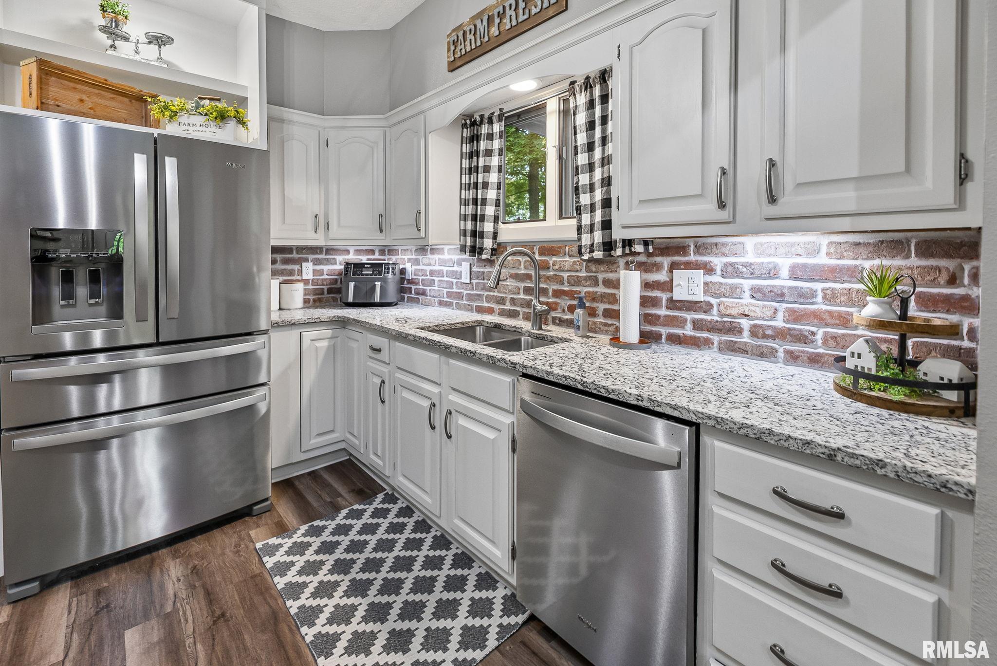 1080 Race Track Road Centralia, IL 62801 - Photo 35 of 60