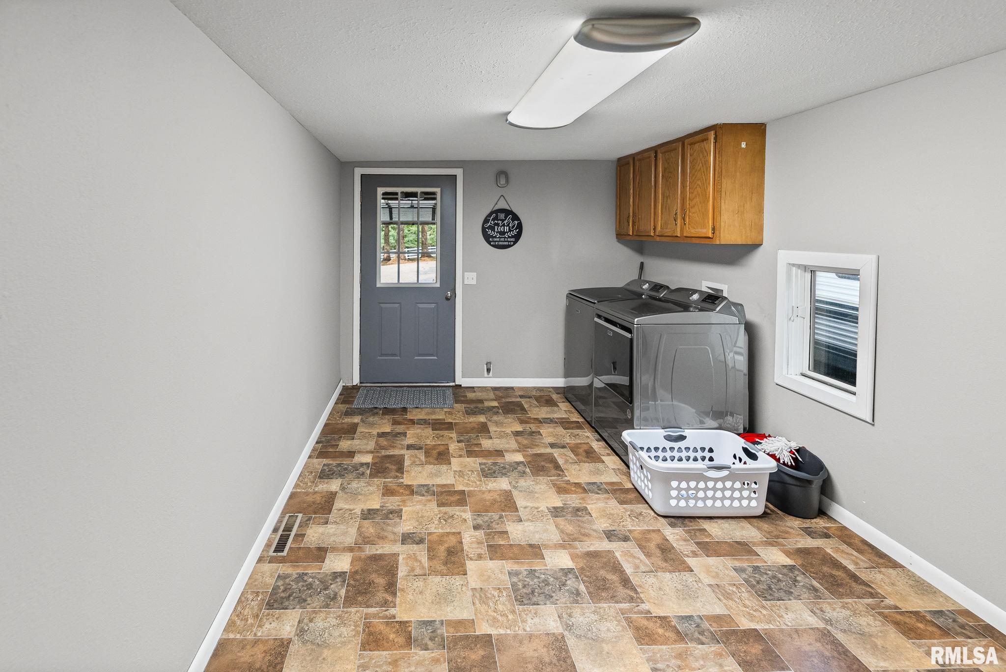 1080 Race Track Road Centralia, IL 62801 - Photo 36 of 60