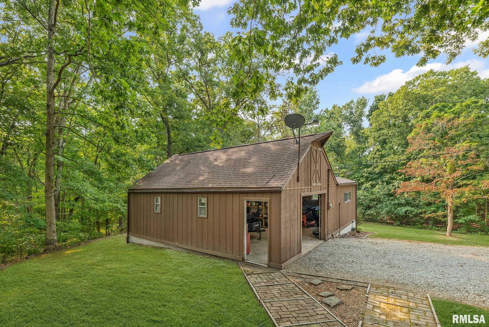 1080 Race Track Road Centralia, IL 62801 - Photo 9 of 60