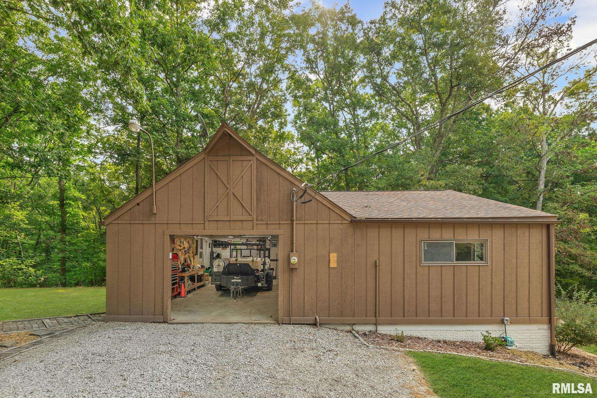 1080 Race Track Road Centralia, IL 62801 - Photo 10 of 60