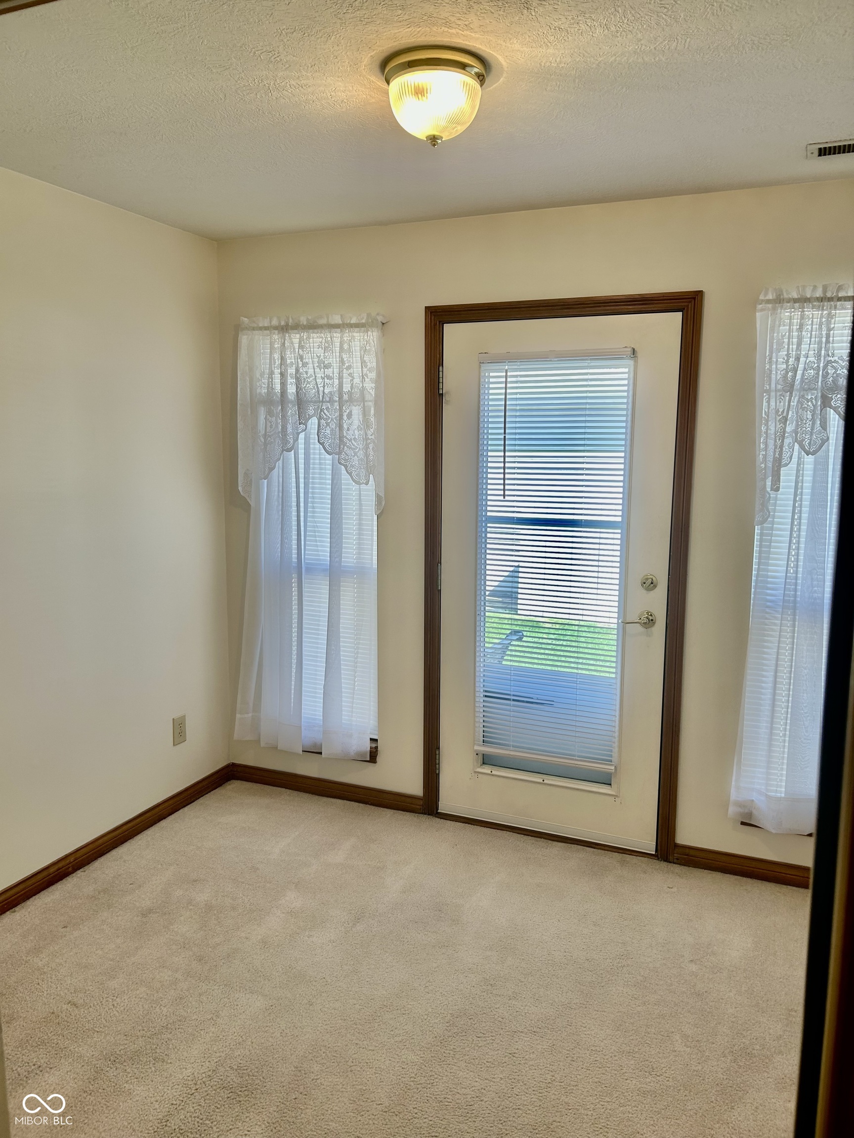 2001 Flamingo Way Franklin, IN 46131 - Photo 14 of 32 Gallery Image 14