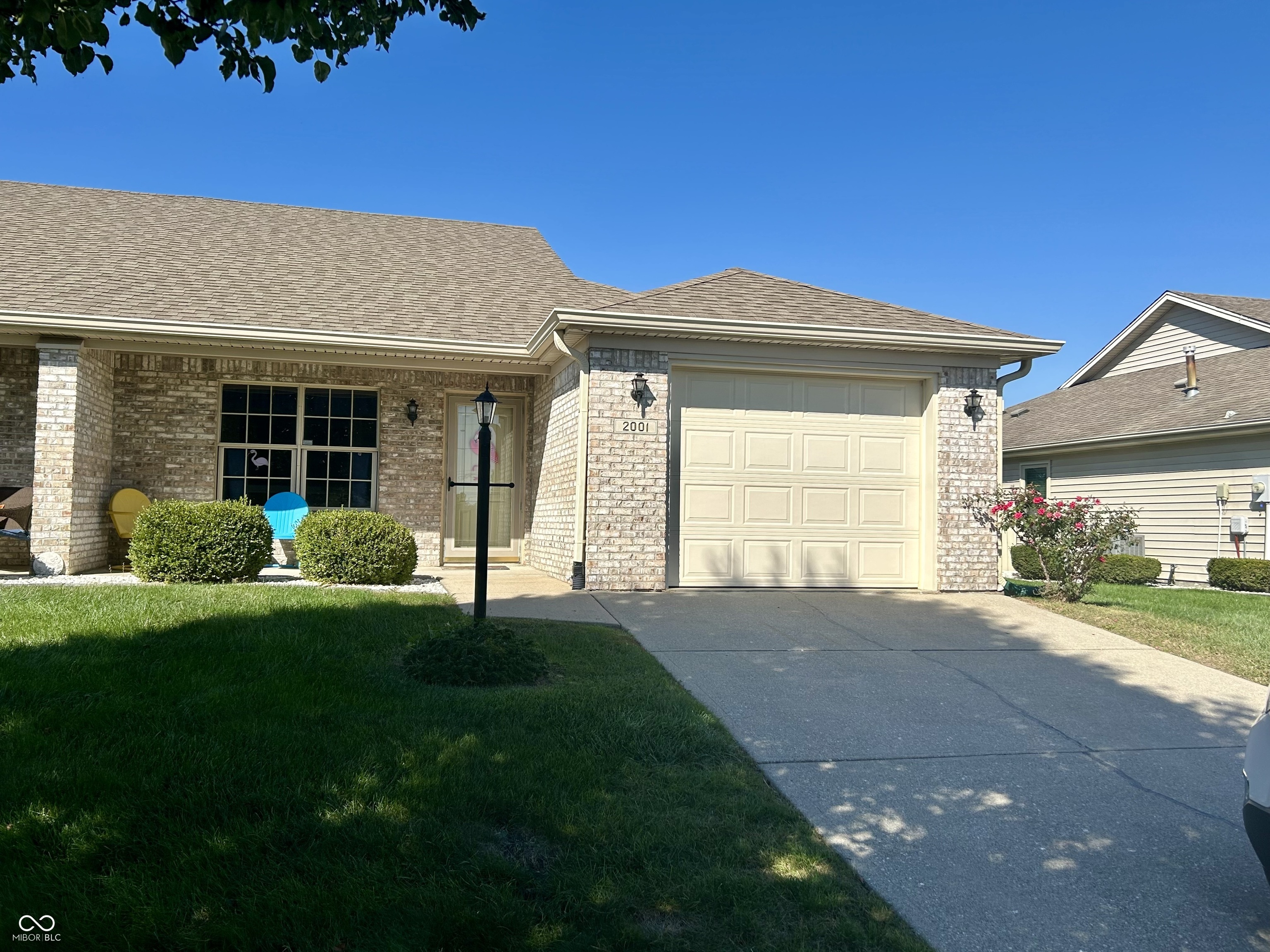 2001 Flamingo Way Franklin, IN 46131 - Photo 2 of 32 Gallery Image 2