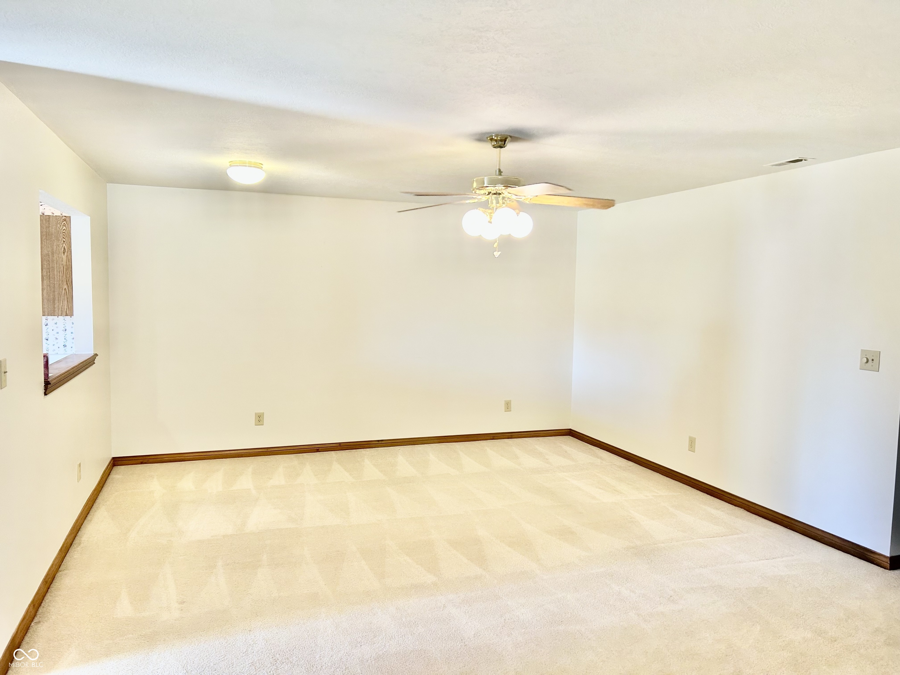 2001 Flamingo Way Franklin, IN 46131 - Photo 10 of 32 Gallery Image 10