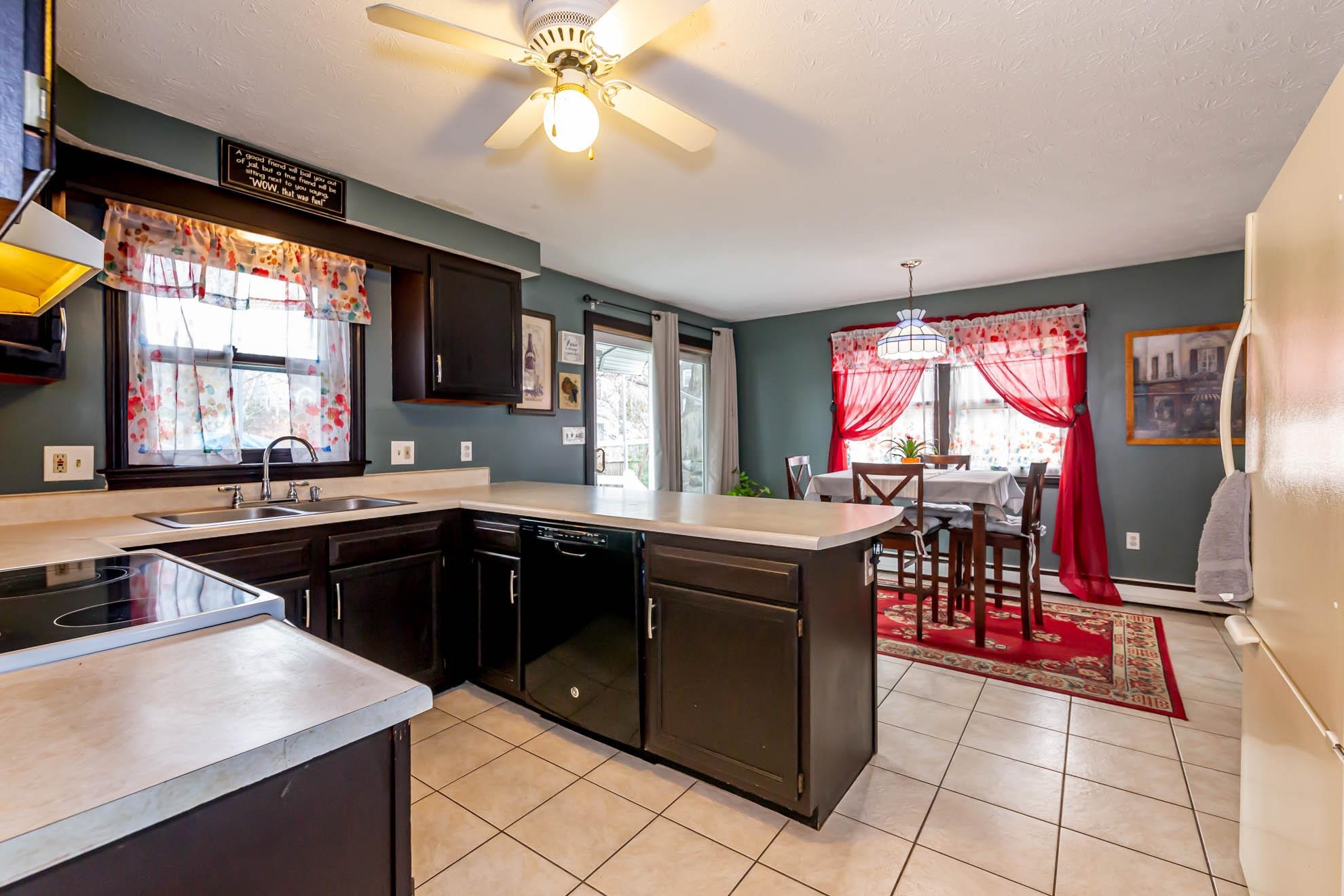 10 Norman Drive, Unit R Derry, NH 03038 - Photo 8 of 24