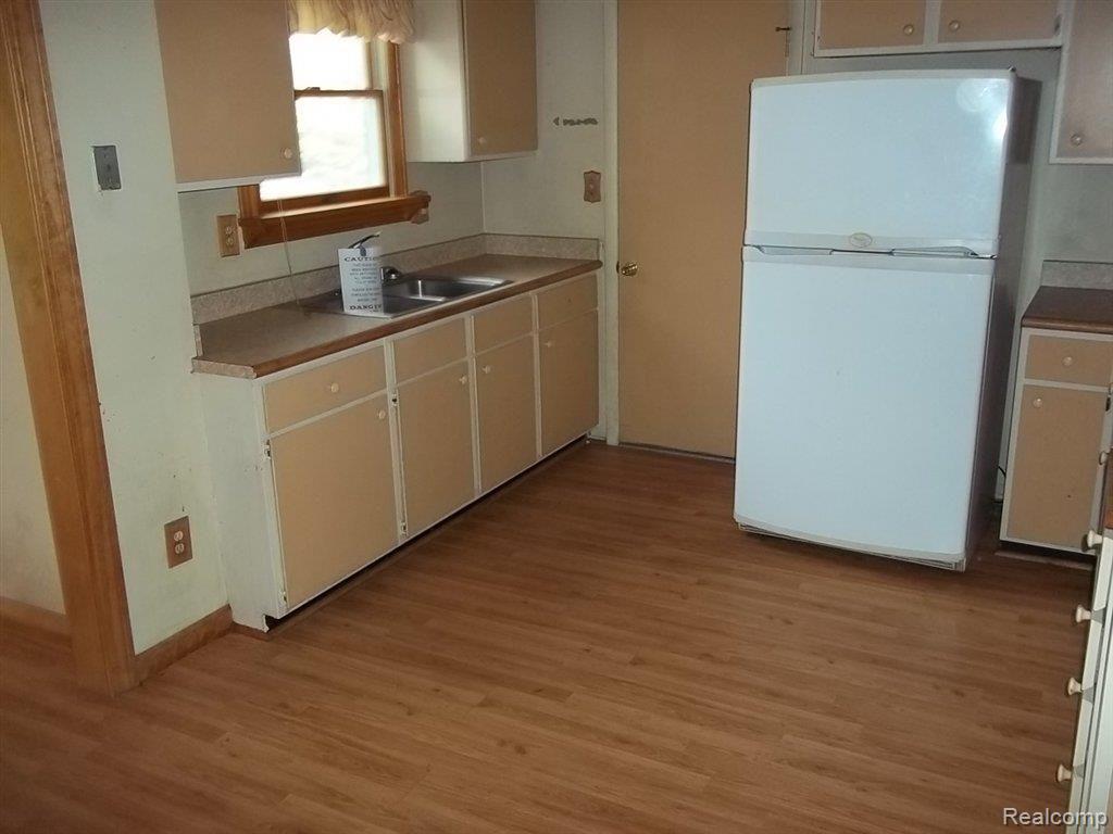5366 North Fleming Road Fowlerville, MI 48836 - Photo 2 of 9 kitchen.jpg