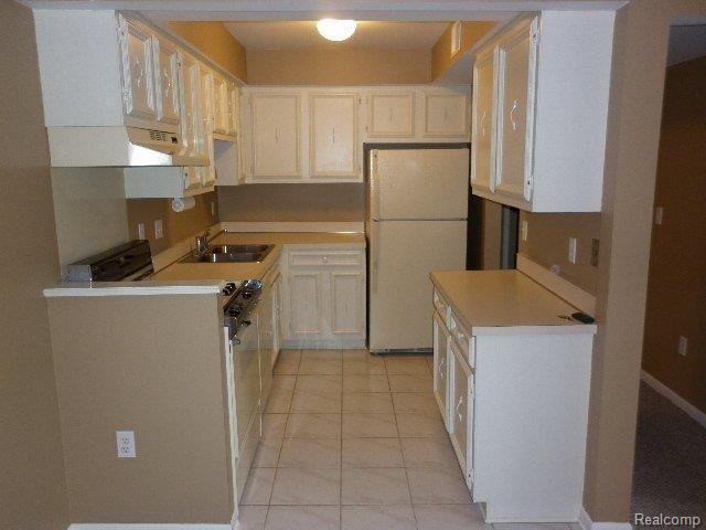 54731 Shelby Road Utica, MI 48316 - Photo 21 of 25 P1000028.JPG