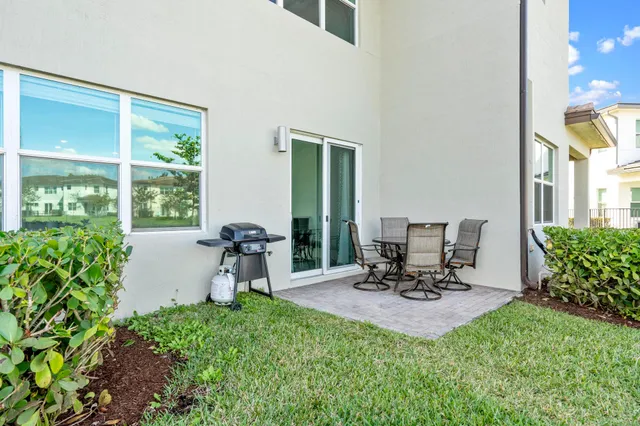 $3,300 | 4834 Navali Drive, Lake Worth, FL 33467