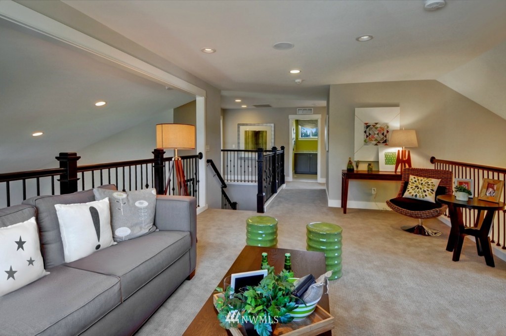 5225 Northeast 2nd Place Renton, WA 98059 - Photo 10 of 18