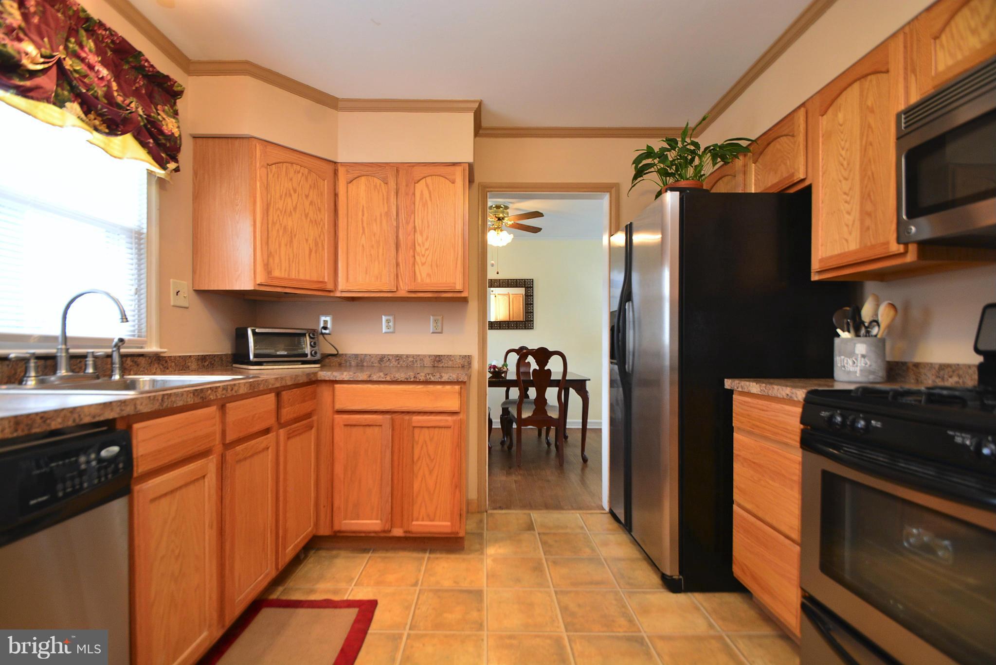 1813 Dunwoody Road Baltimore, MD 21234 - Photo 8 of 21 Kitchen