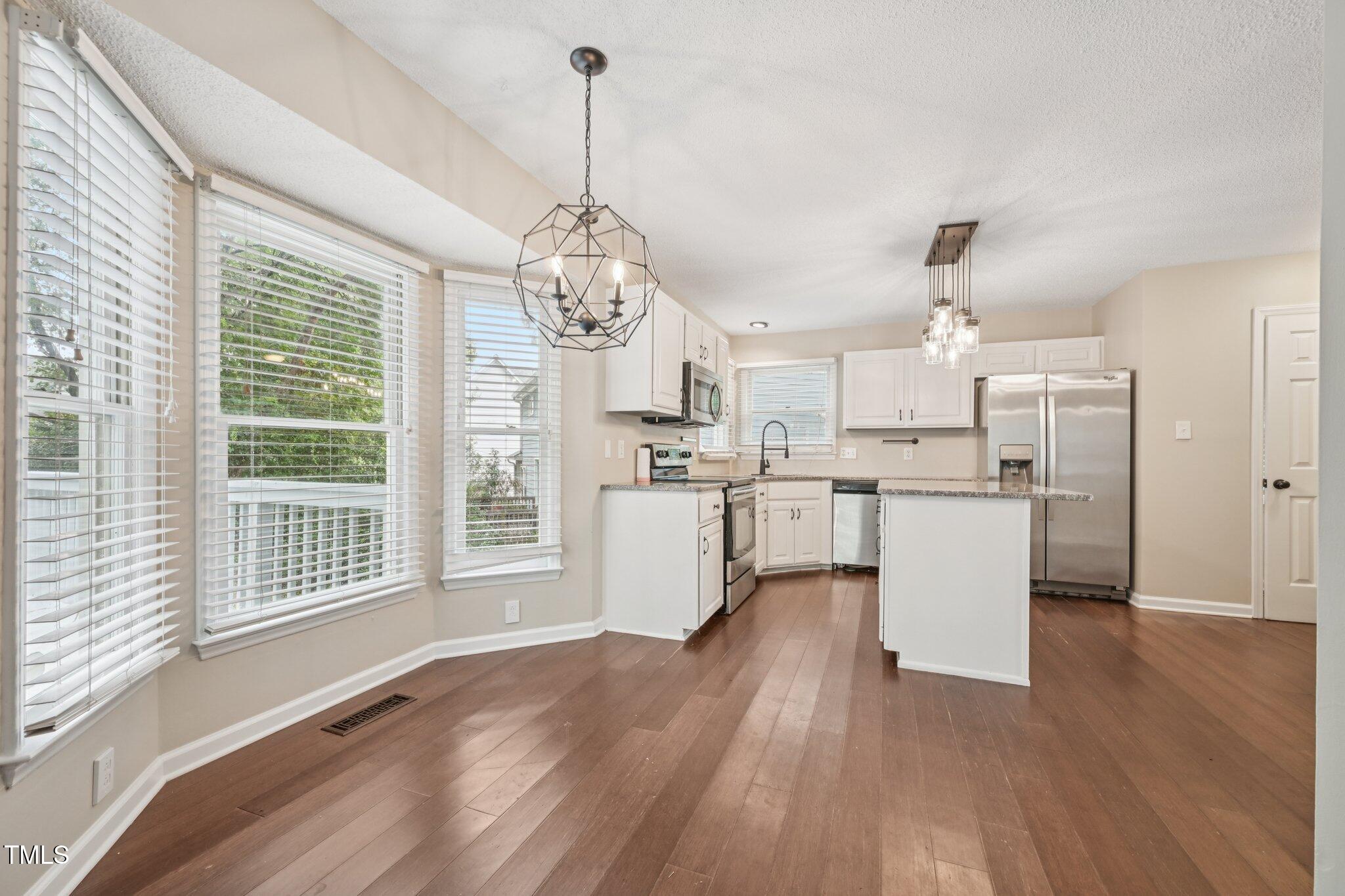 2317 Declaration Drive Raleigh, NC 27615 - Photo 5 of 27 10-web-or-mls-Declaration Dr-S1109-010