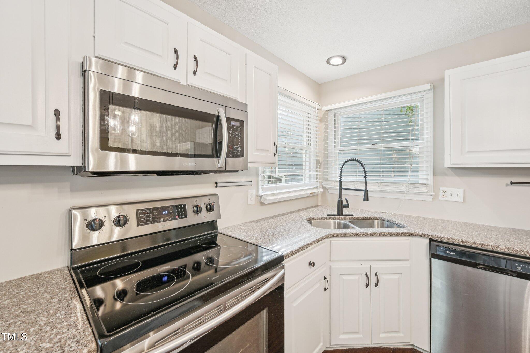 2317 Declaration Drive Raleigh, NC 27615 - Photo 10 of 27 15-web-or-mls-Declaration Dr-S1109-015