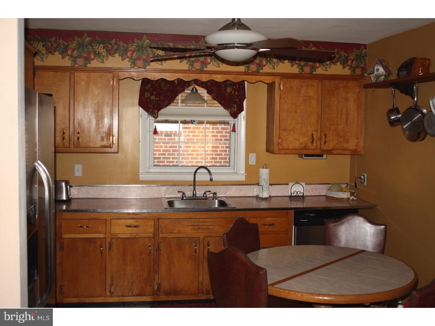 710 Hill Road Philadelphia, PA 19128 - Photo 18 of 18 Kitchen