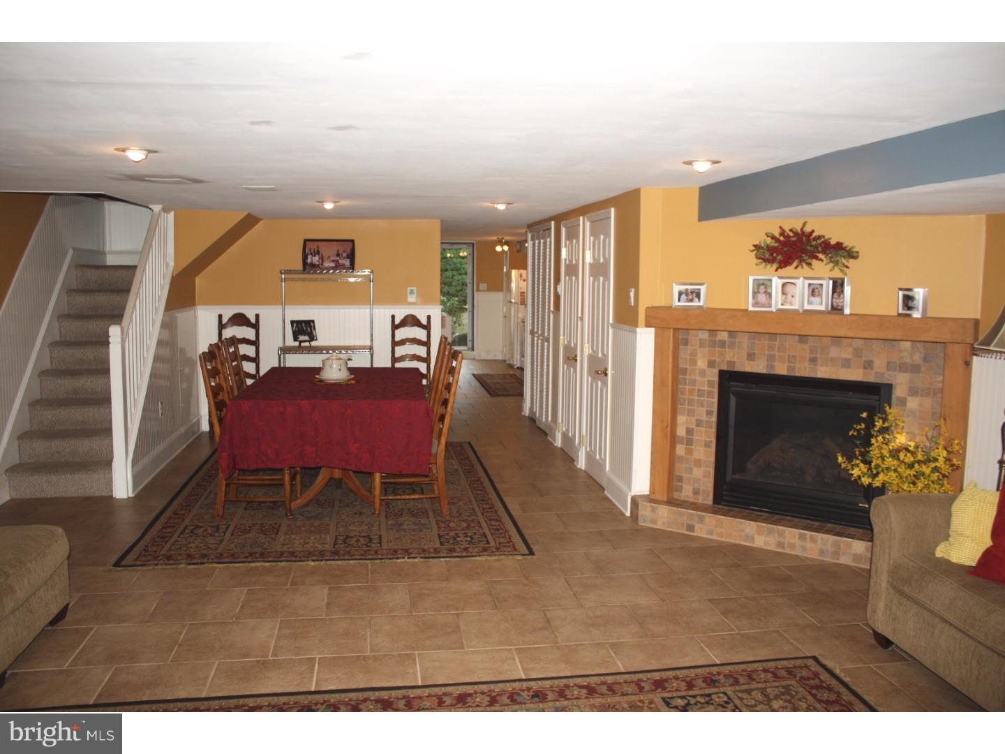 710 Hill Road Philadelphia, PA 19128 - Photo 10 of 18 Family Room