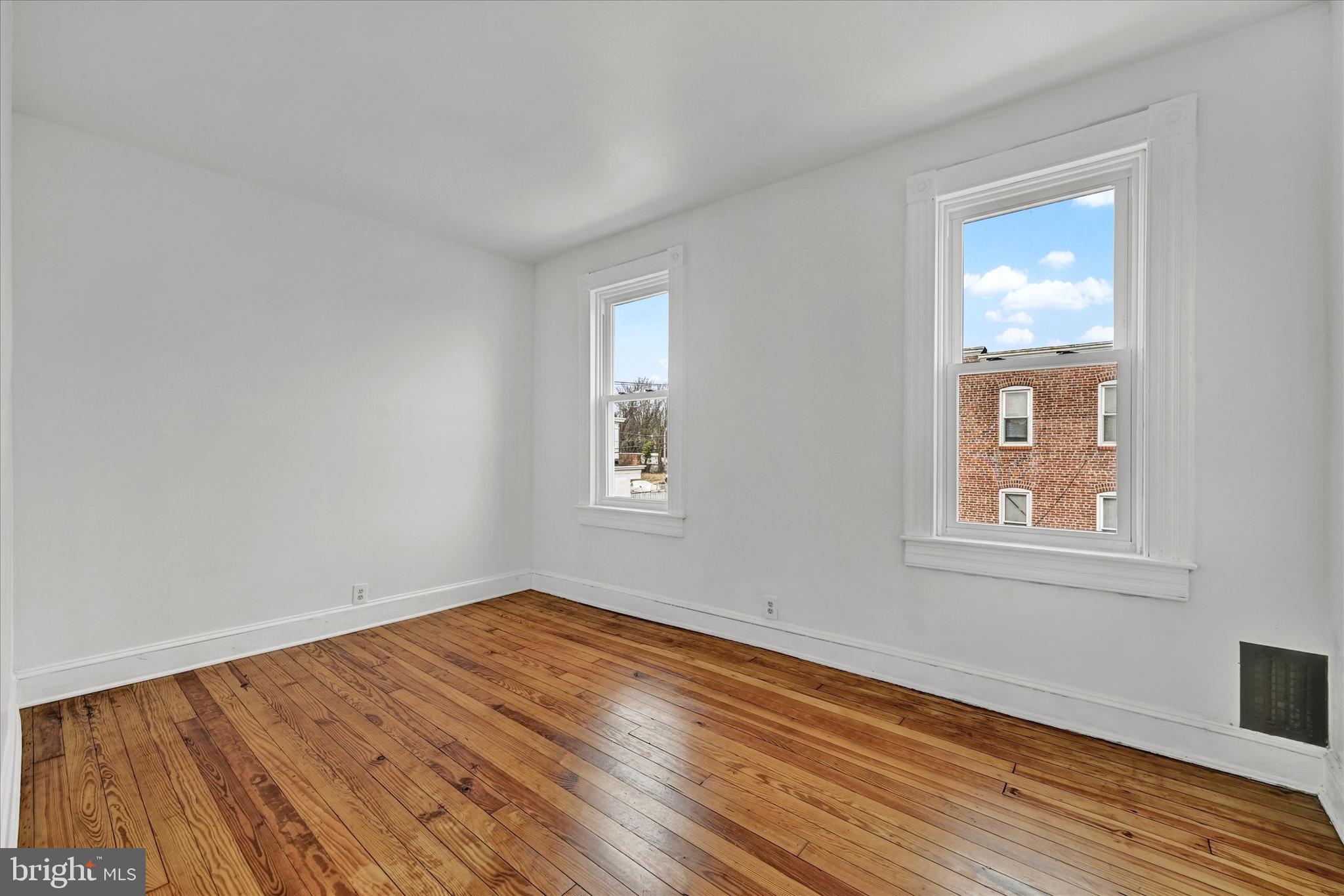 3517 Old York Road Baltimore, MD 21218 - Photo 17 of 25 Middle bedroom