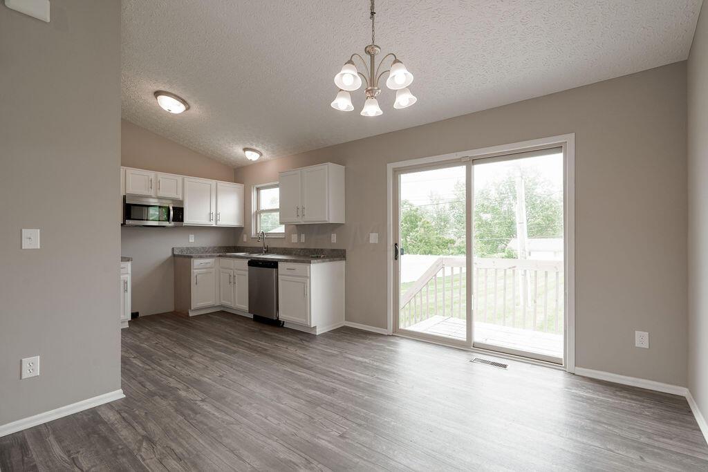 2356 Edmonton Road Columbus, OH 43229 - Photo 6 of 20 R1 (6)