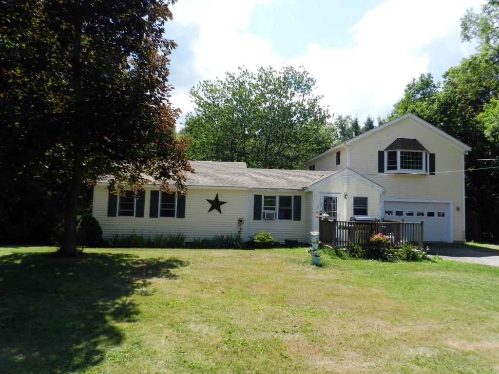 90 Kingston Road Exeter, NH 03833 - Photo 1 of 25 Gallery Image 1
