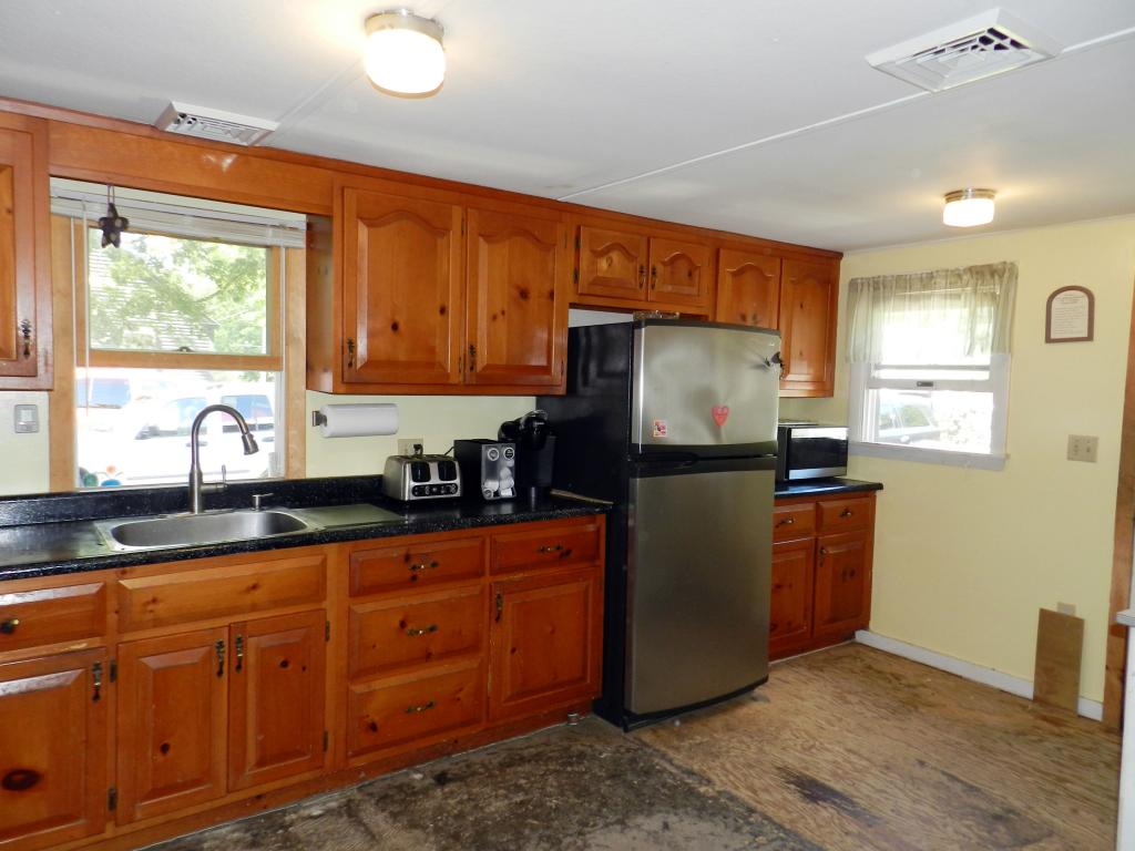90 Kingston Road Exeter, NH 03833 - Photo 2 of 25 Gallery Image 2
