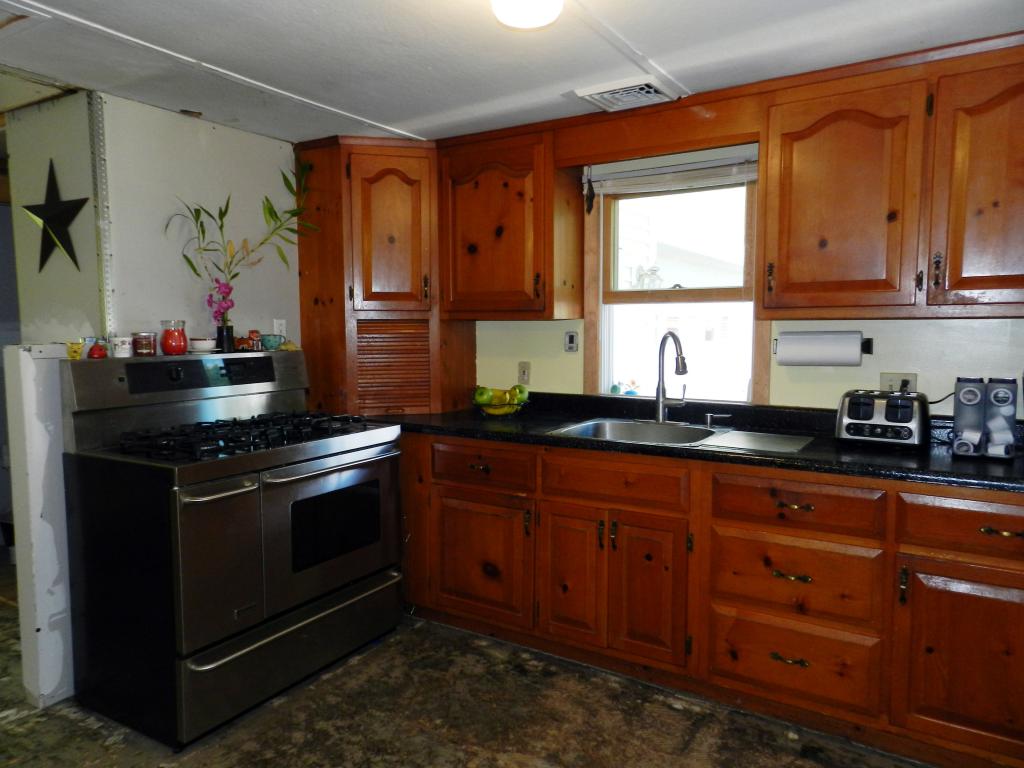 90 Kingston Road Exeter, NH 03833 - Photo 3 of 25 Gallery Image 3