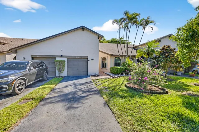 $349,000 | 8228 Northwest 100th Way, Tamarac, FL 33321