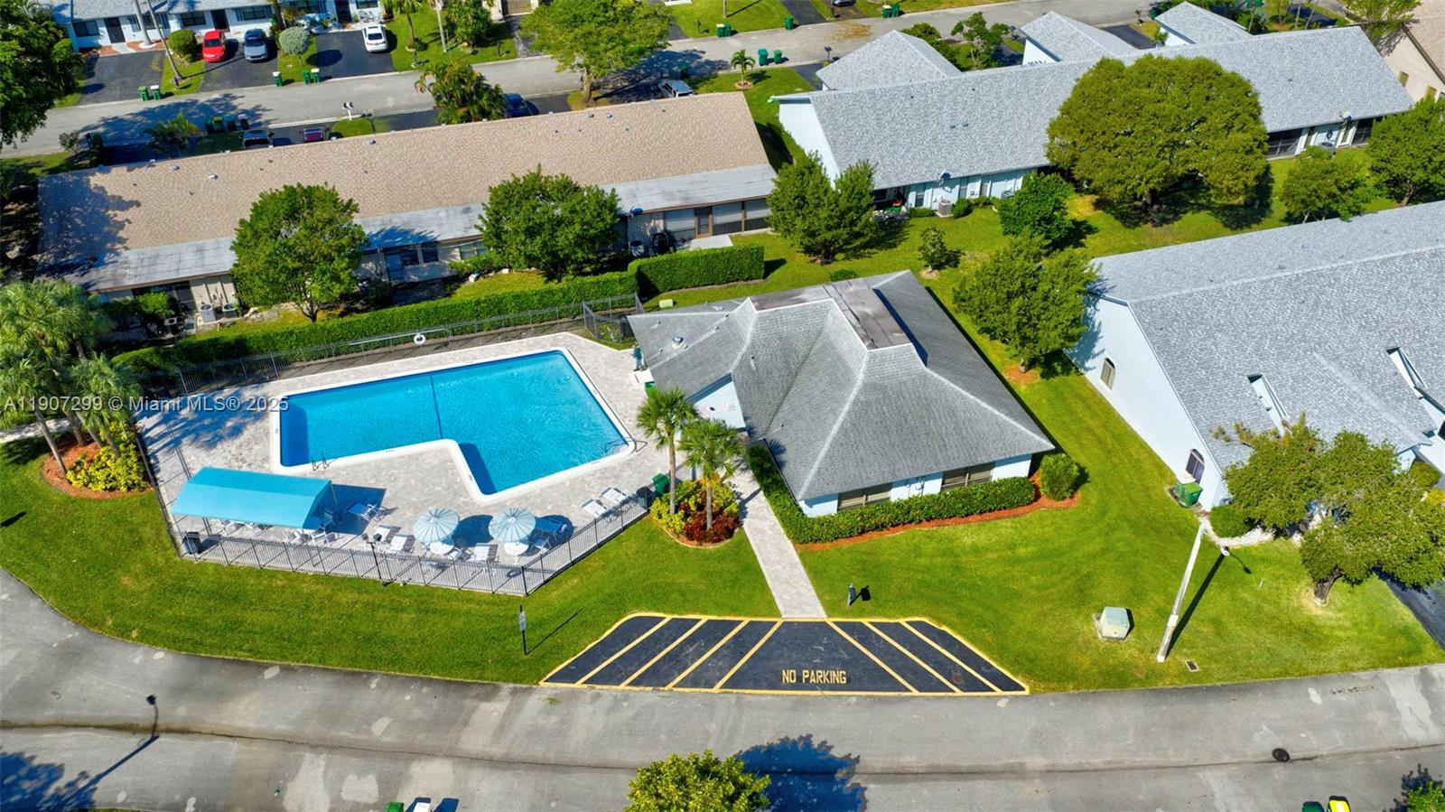 8228 Northwest 100th Way Tamarac, FL 33321 - Photo 26 of 27