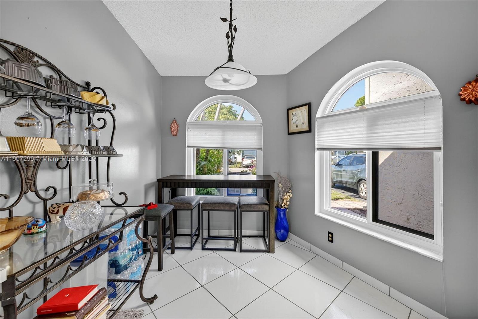 8228 Northwest 100th Way Tamarac, FL 33321 - Photo 3 of 27