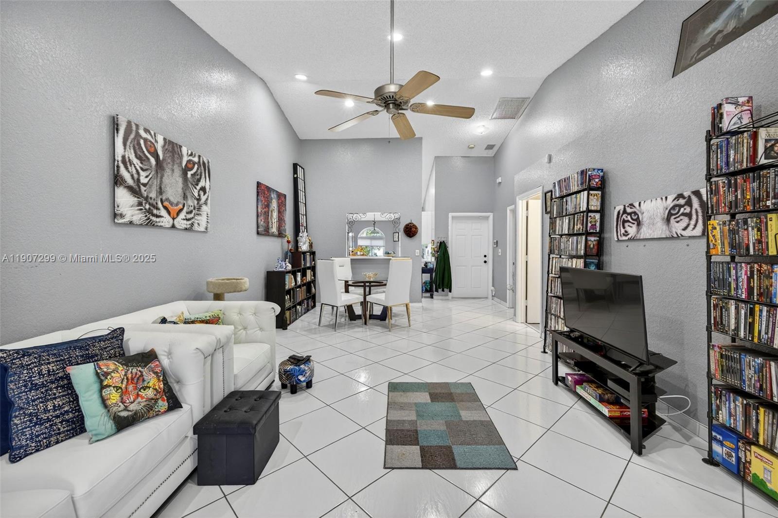 8228 Northwest 100th Way Tamarac, FL 33321 - Photo 7 of 27