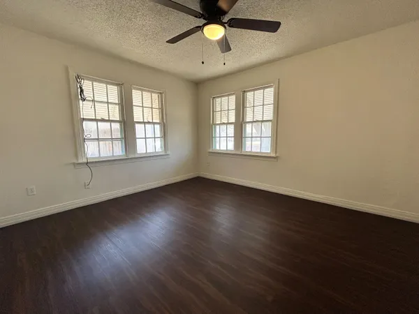 $1,025 | 111 Avenue U, Lubbock, TX 79415