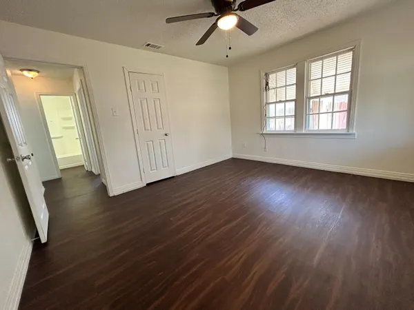 $1,025 | 111 Avenue U, Lubbock, TX 79415