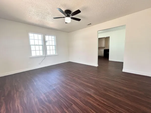 $1,025 | 111 Avenue U, Lubbock, TX 79415