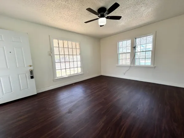 $1,025 | 111 Avenue U, Lubbock, TX 79415