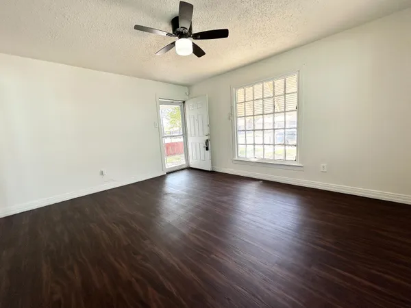 $1,025 | 111 Avenue U, Lubbock, TX 79415