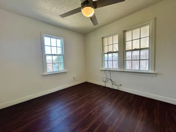 $1,025 | 111 Avenue U, Lubbock, TX 79415