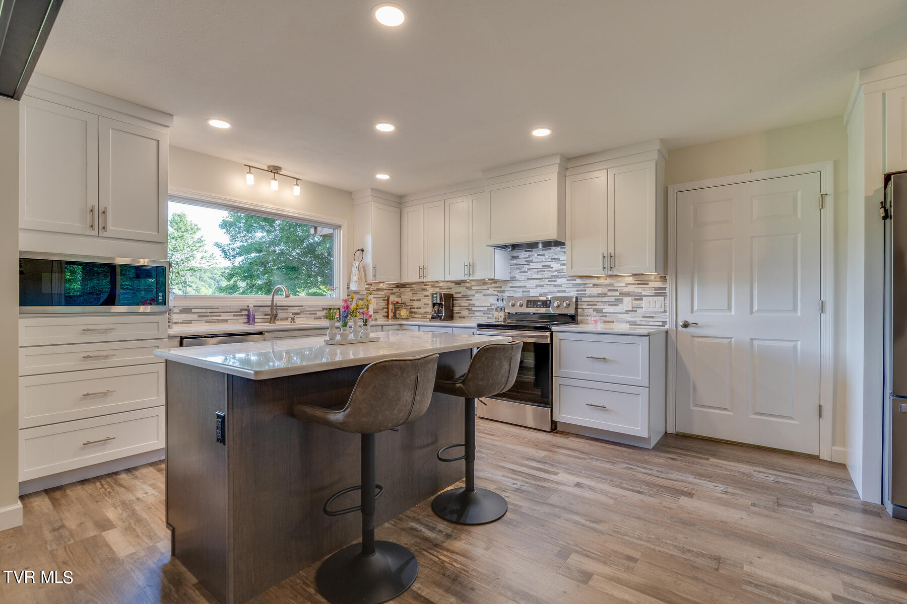 469 Pemberton Road Bristol, TN 37620 - Photo 18 of 64 018