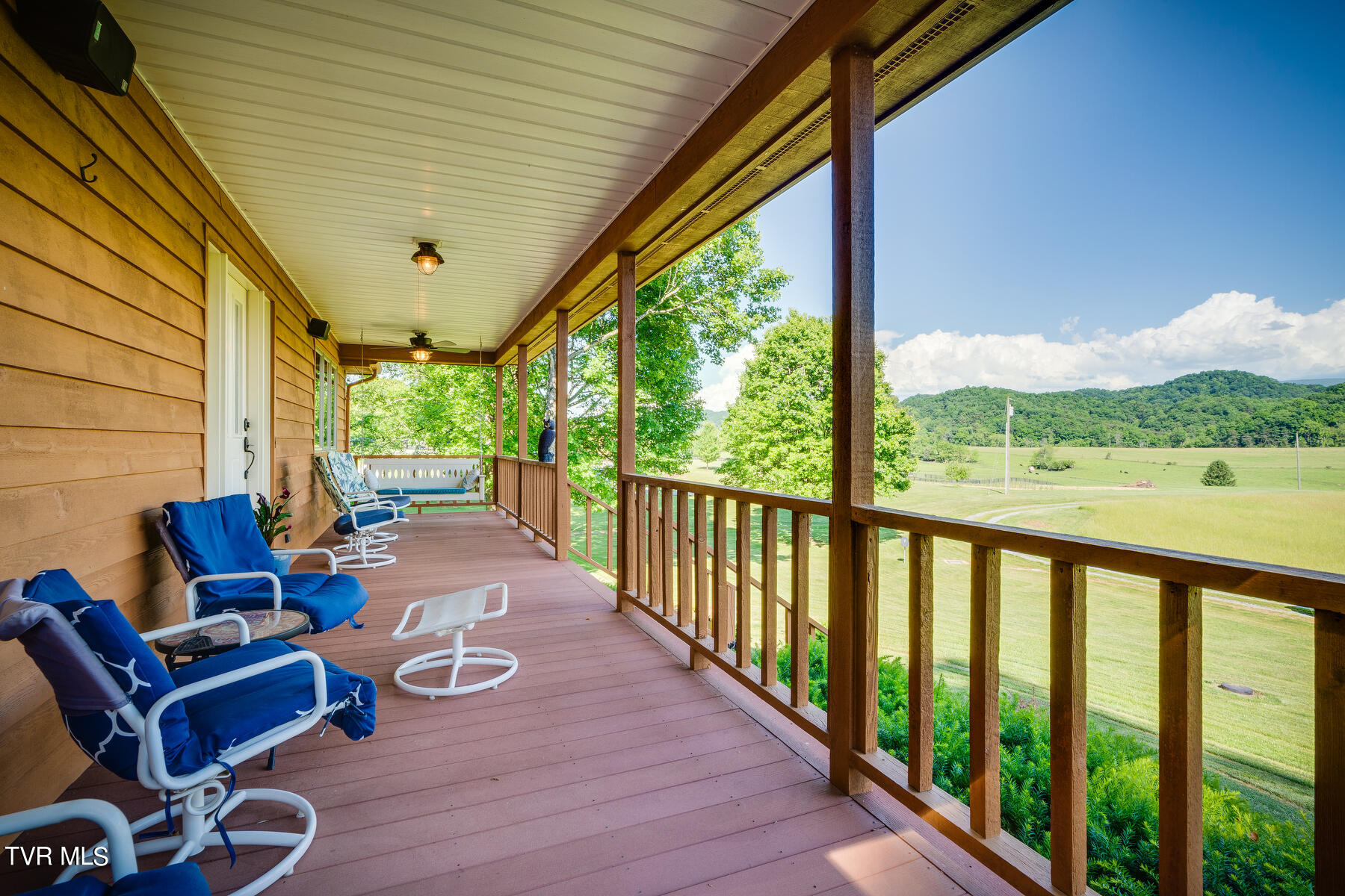 469 Pemberton Road Bristol, TN 37620 - Photo 6 of 64 006