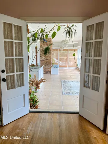 $975,000 | 299 Quitman Perry Road, Carriere, MS 39426