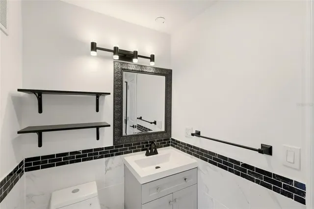 $1,790,000 | 557 Venice Lane, Sarasota, FL 34242